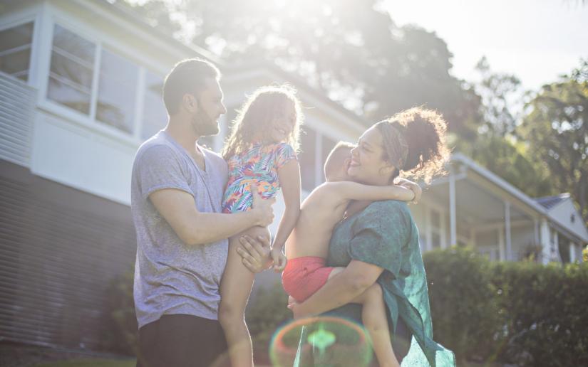 Stock-image_First-Nations-family.jpg