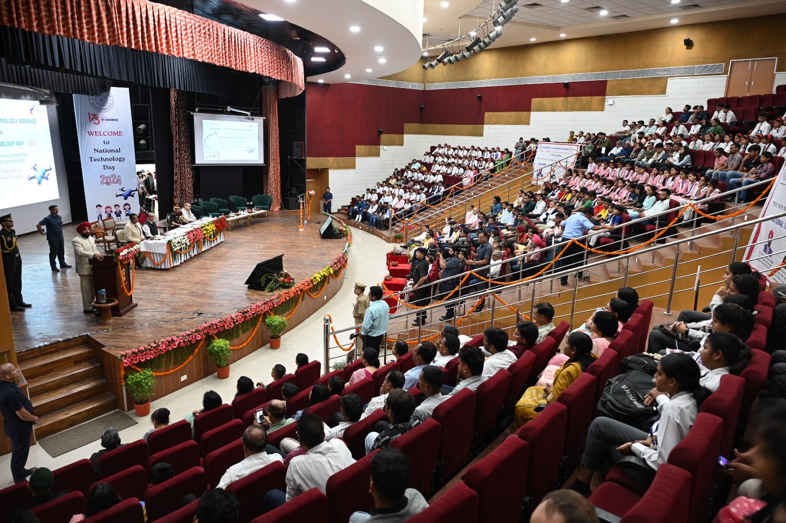 Image-0003-IIT-Roorkee-celebrates-National-Technology-Day-with-the-theme-of-School-to-Startups-Igniting-Young-Minds-to-Innovate.jpeg