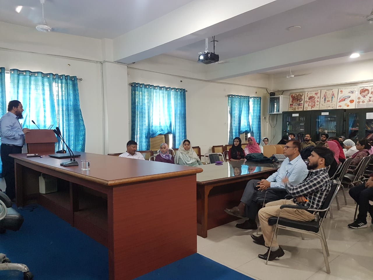 Prof.-Manzoor-Ahmad-delivering-the-lecture-on-Post-operative-complications-in-common-surgical-procedures-at-dept-of-Jarahat-.jpg