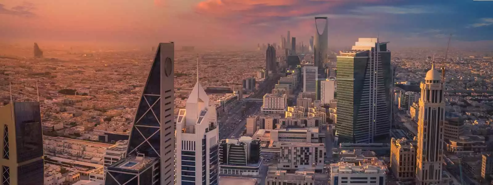 xRiyadh_skyline-1600p.jpg.pagespeed.ic_.B3tEzWXEPn-1.webp