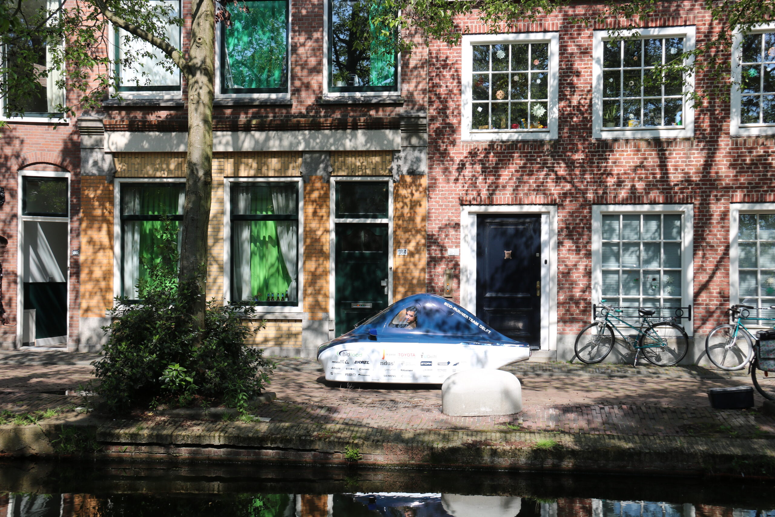 TU Delft's Eco-Runner Student Team Aims to Set World Record with Hydrogen Car in Elfstedentocht Route